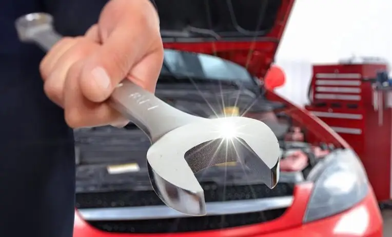 كهربائي في صناعية ام الحمام