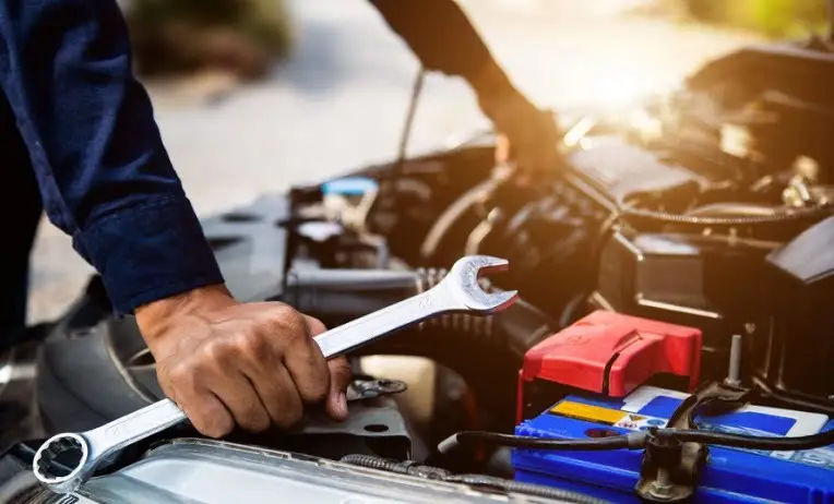 ميكانيكي في صناعية ام الحمام