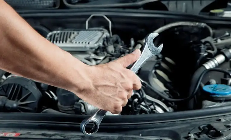 ورشة سمكره في صناعية ام الحمام